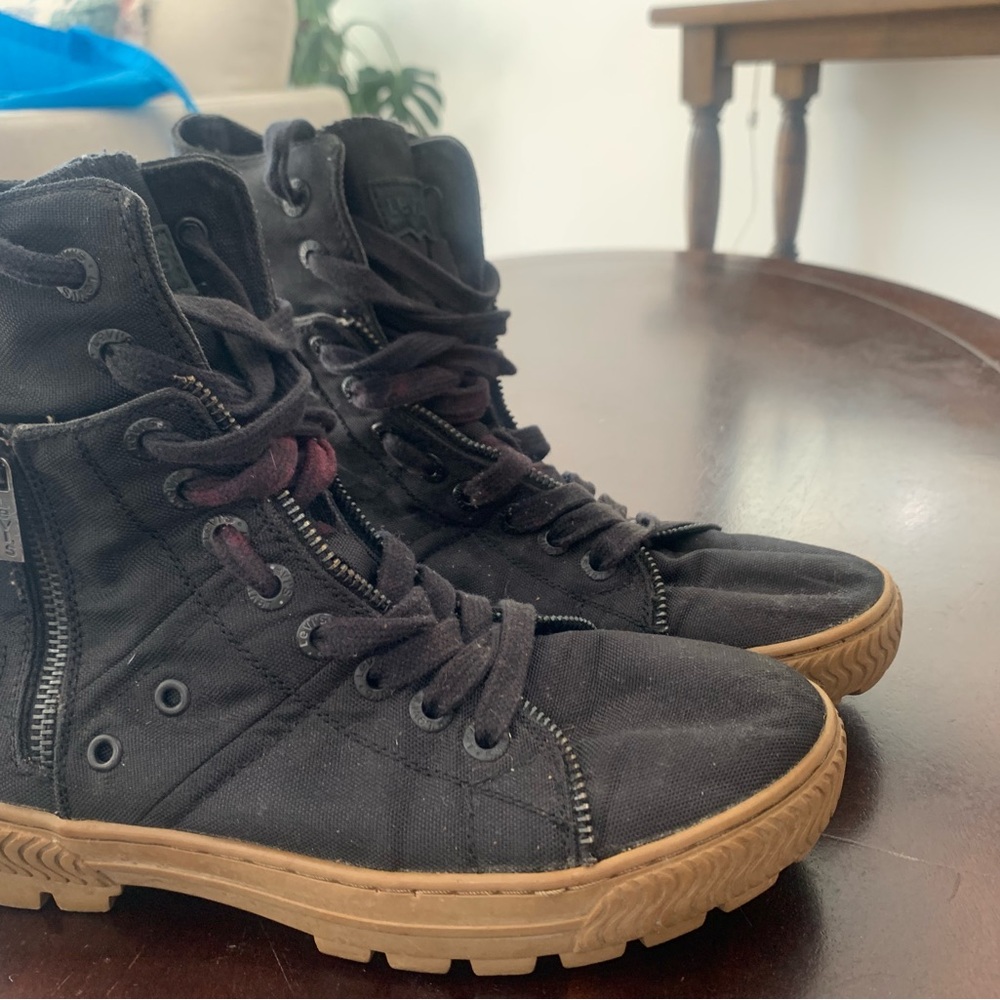 Levi’s Women’s Black Combat Zipper boots